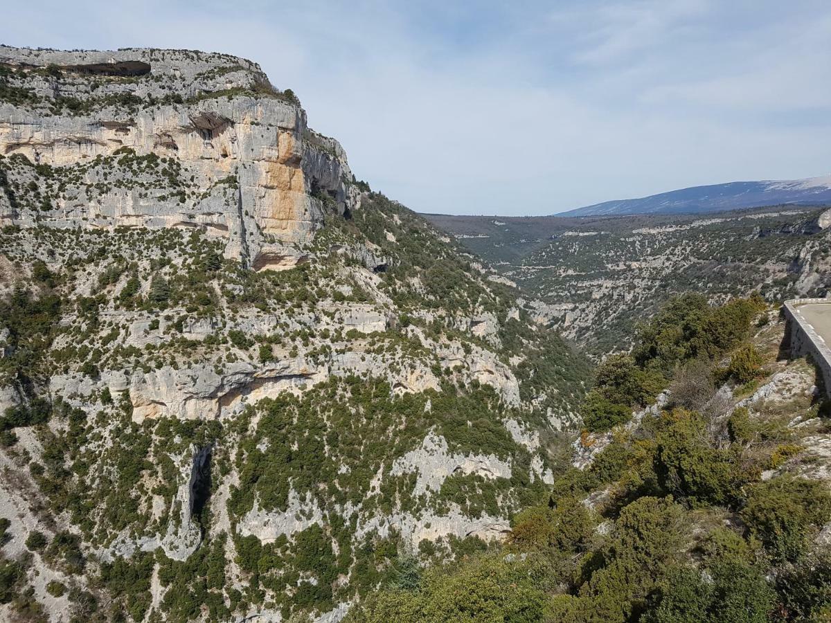 Chambre pour cyclistes au Mt Ventoux Le Barroux Extérieur photo